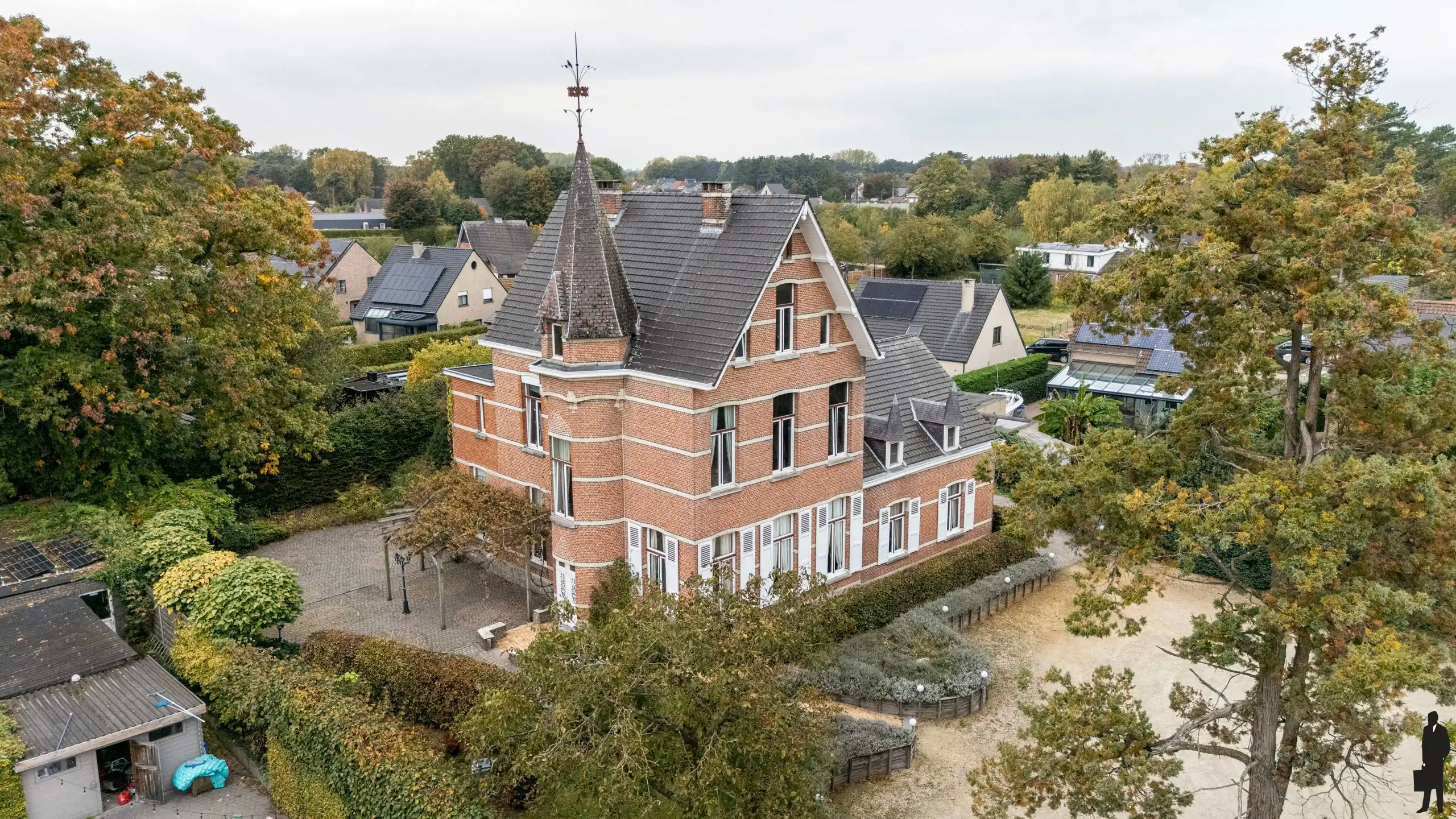 Prachtige 19de eeuwse villa met 6 slpks nabij centrum Lille foto 24