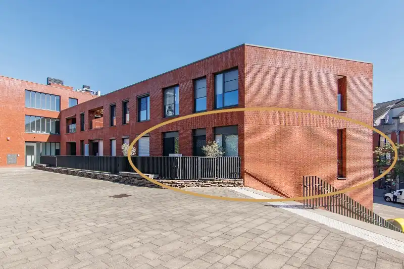 Luxueus ingericht appartement met 2 slaapkamers in de gezelligste straat van Genk foto 27
