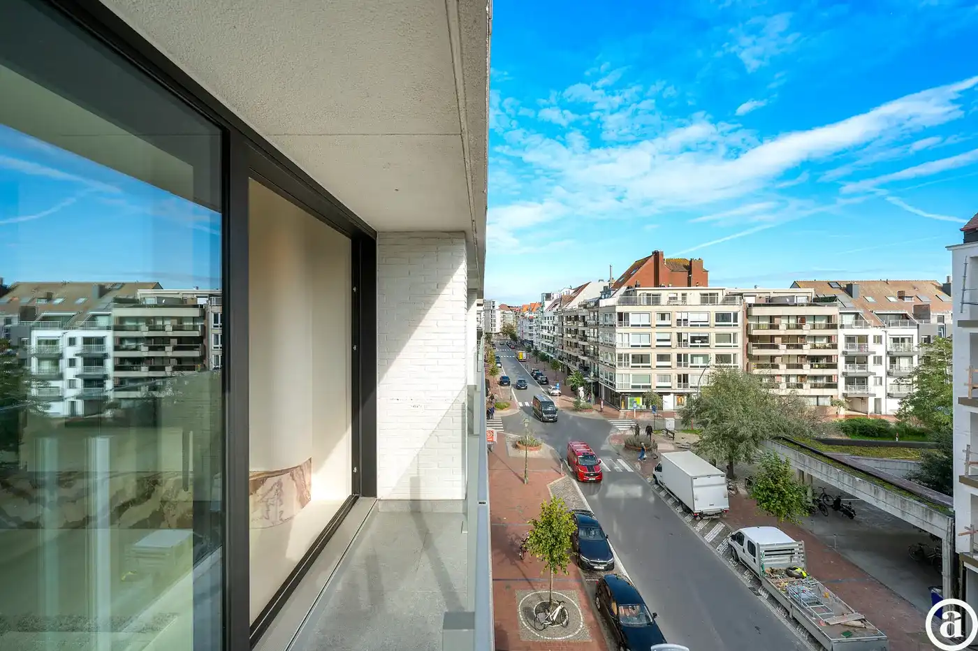 Recent gerenoveerd appartement met zonnig terras in de Dumortierlaan. foto 2
