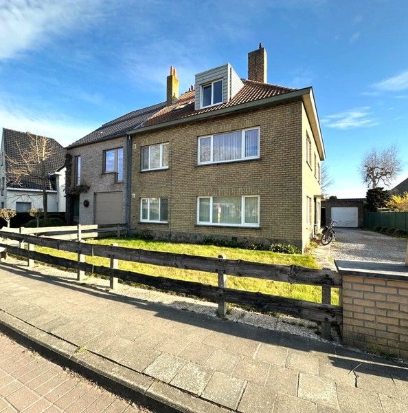 Instapklaar appartement op rustige ligging te Assebroek! foto {{pictureIndex}}