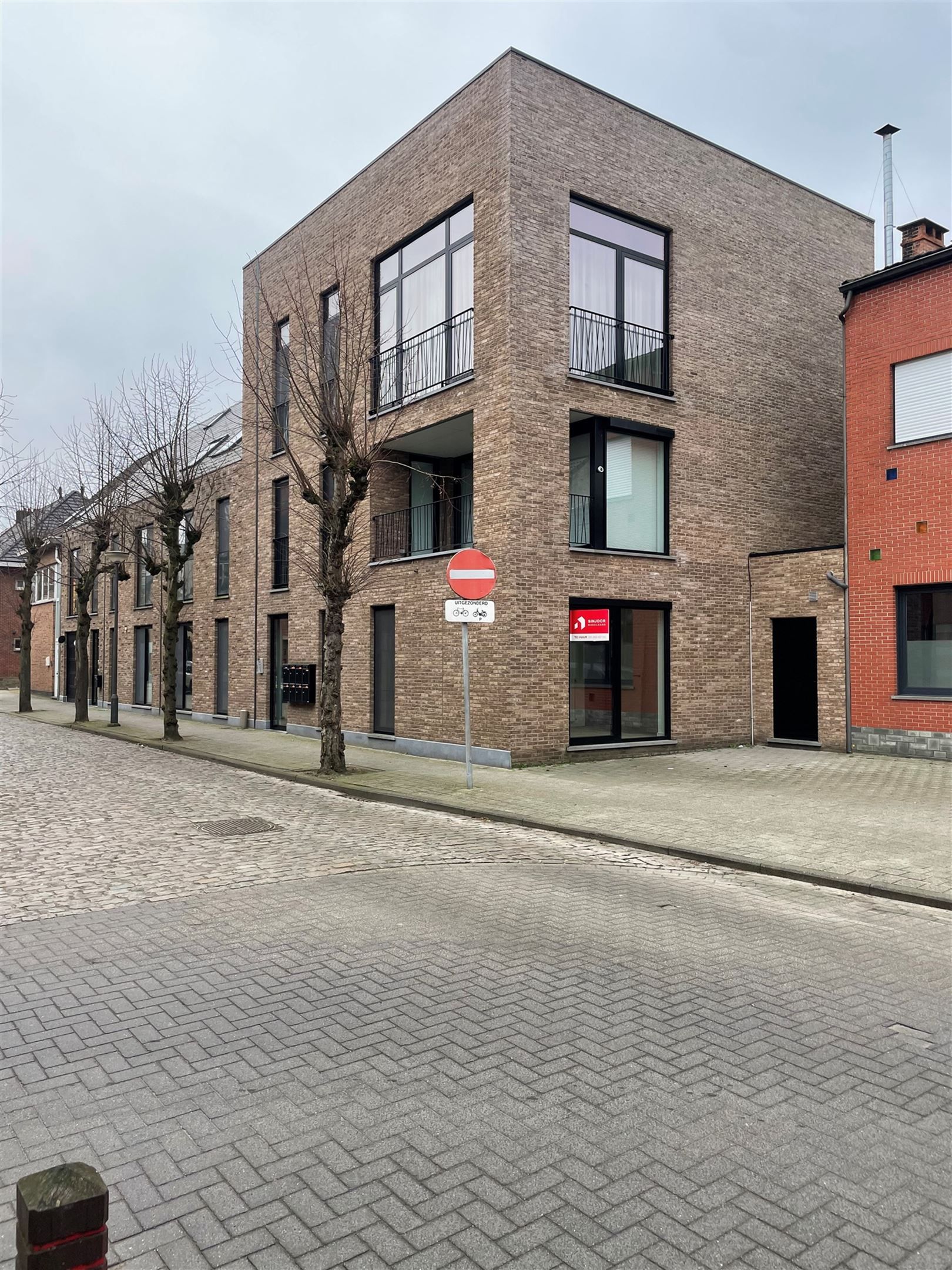 Gelijkvloers appartement met zonnig tuintje. foto 12