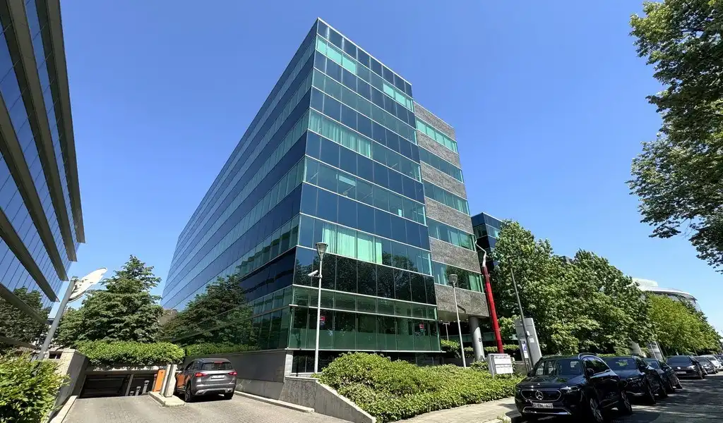 Kantoorruimte te huur in  "Rubens Building" te Berchem foto {{pictureIndex}}