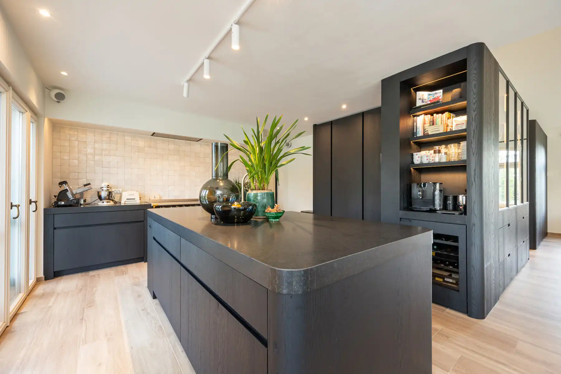 Uitzonderlijk gerenoveerde hoeve op ca. 7480 m² foto 12
