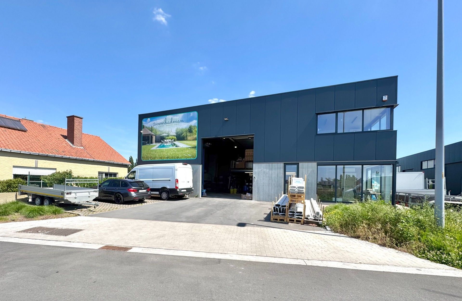 MAGAZIJN MET BURELEN/ SHOWROOM foto 20