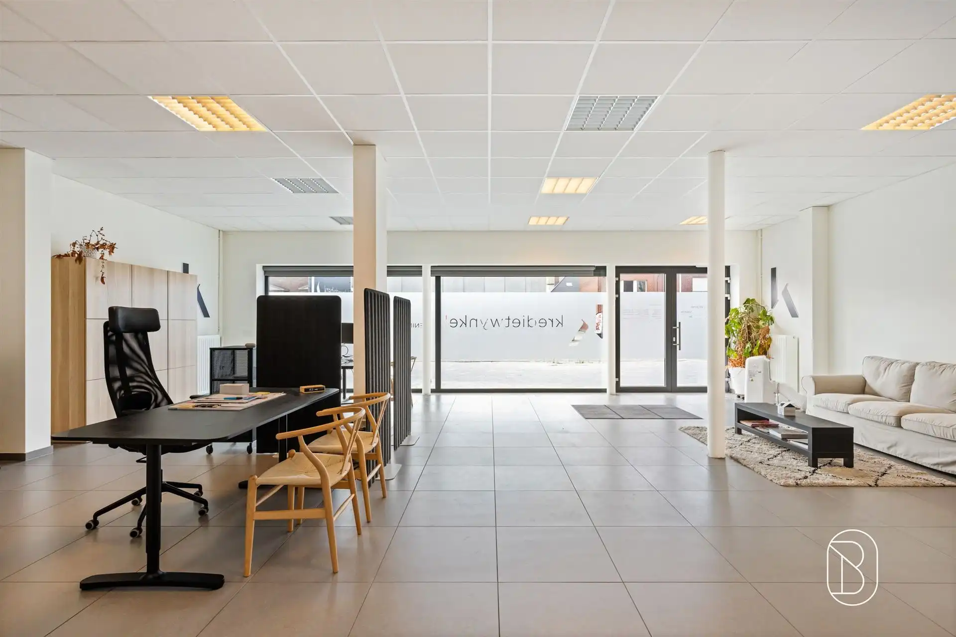 Topgelegen kantoor/handelspand met appartement foto 4