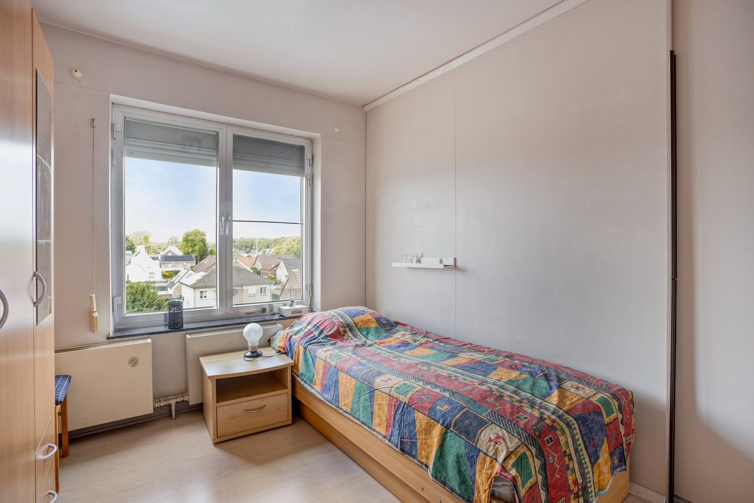 Ruim appartement met 3 slaapkamers en 3 terrassen op de bovenste verdieping in hartje Rekem ! foto 11