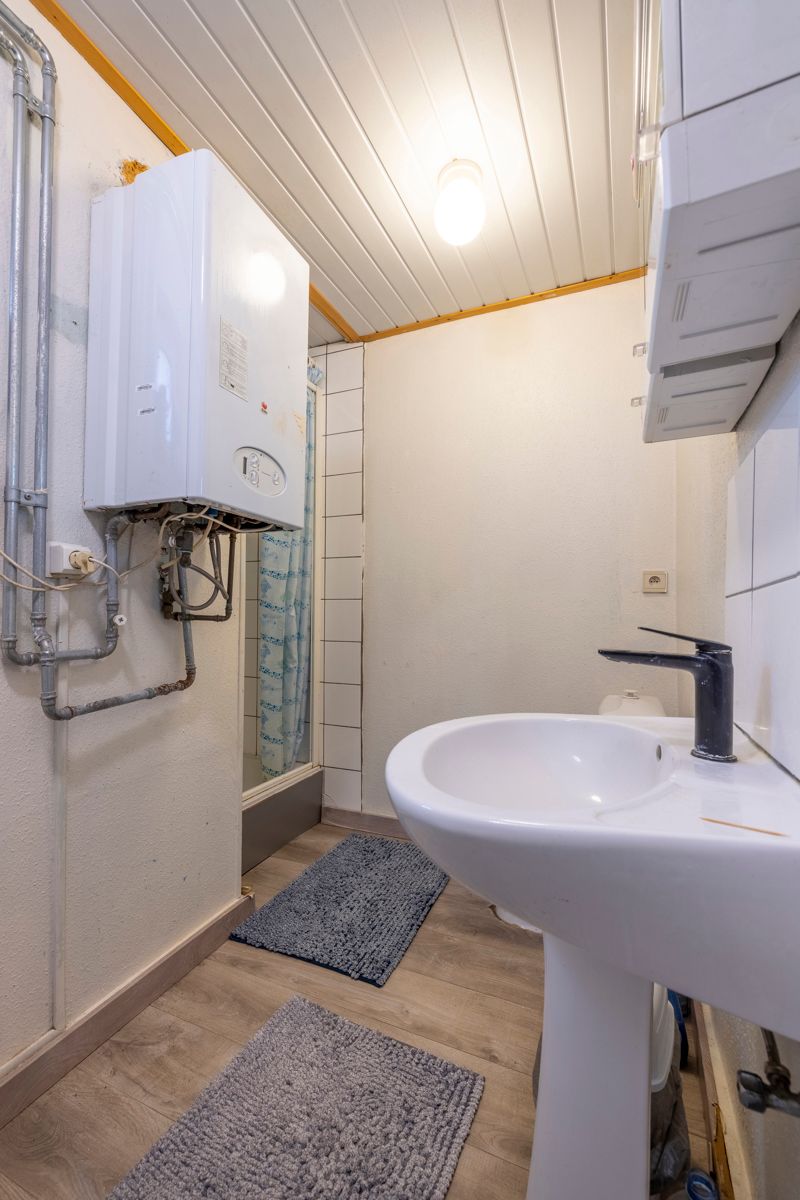 CENTRAAL GELEGEN APPARTEMENT IN KLEINSCHALIG GEBOUW foto 9