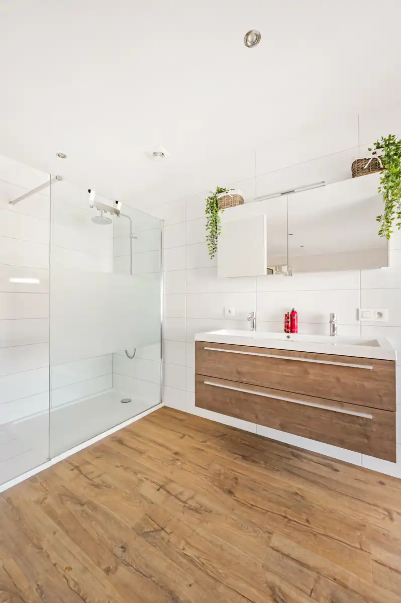 Grote woning met tal van mogelijkheden foto 15