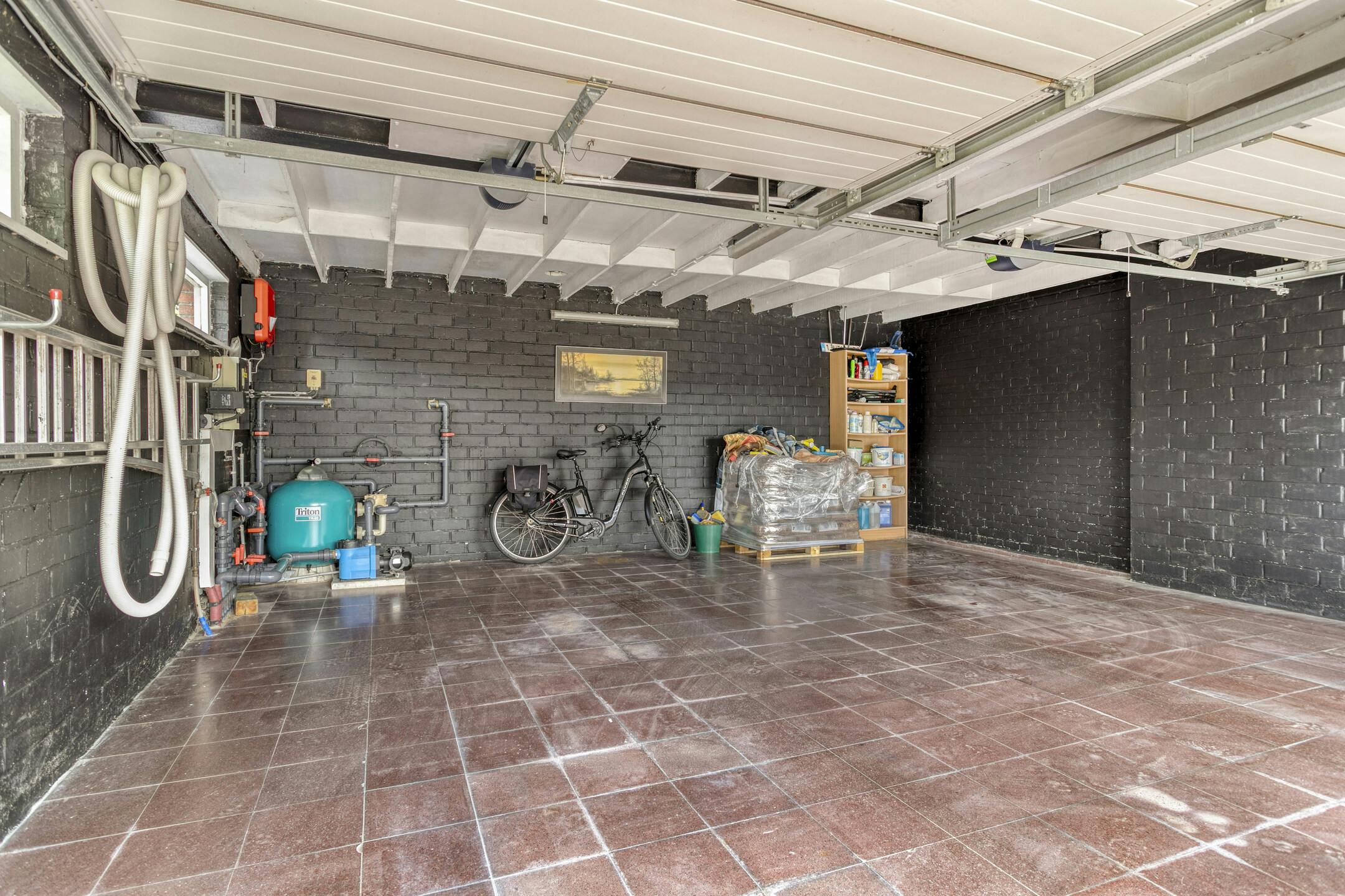 Praktijkruimte met woonst te koop in Beveren-Leie foto 24