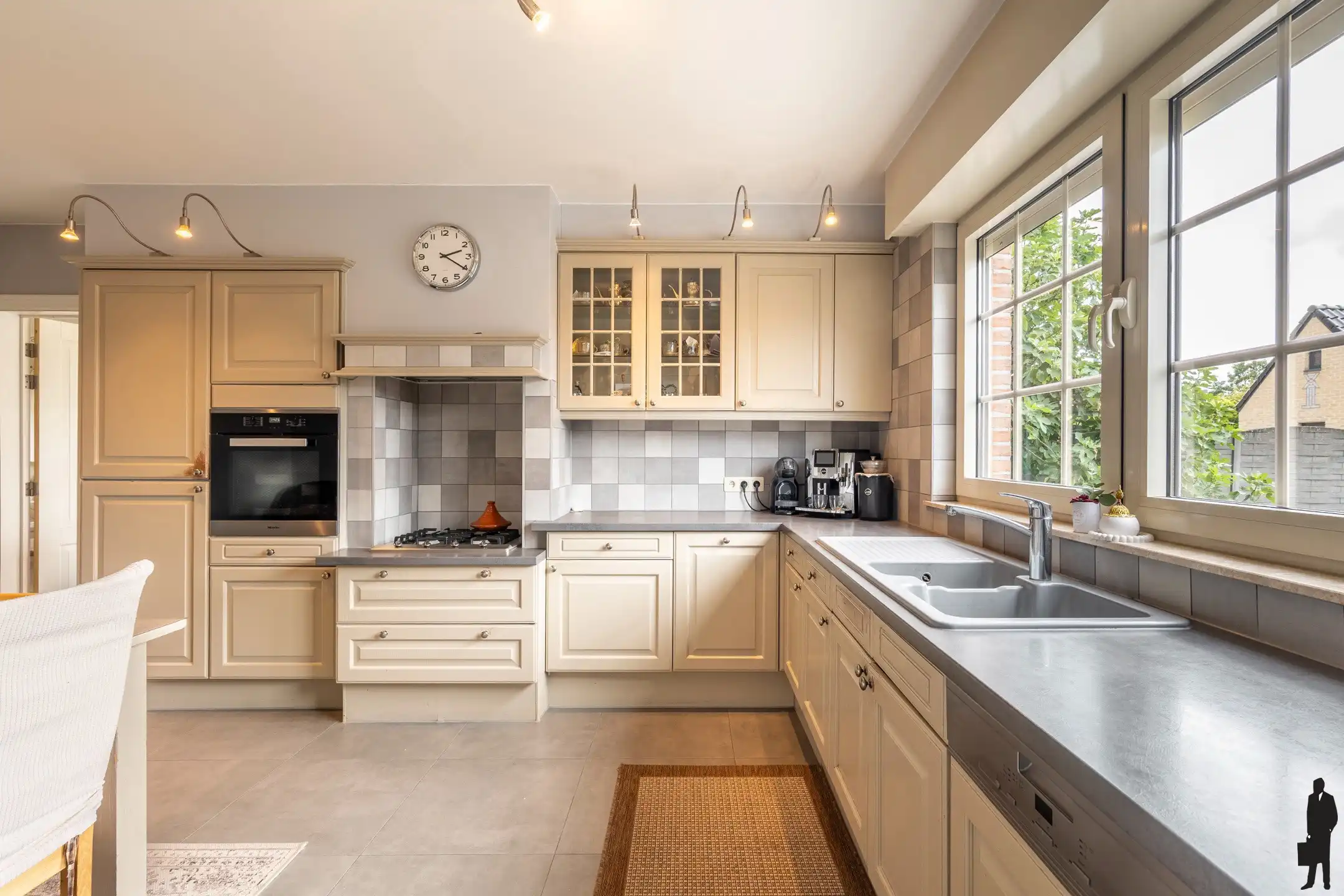 Recente villa met 6 slpks. te Lommel nabij Nederlandse grens foto 3