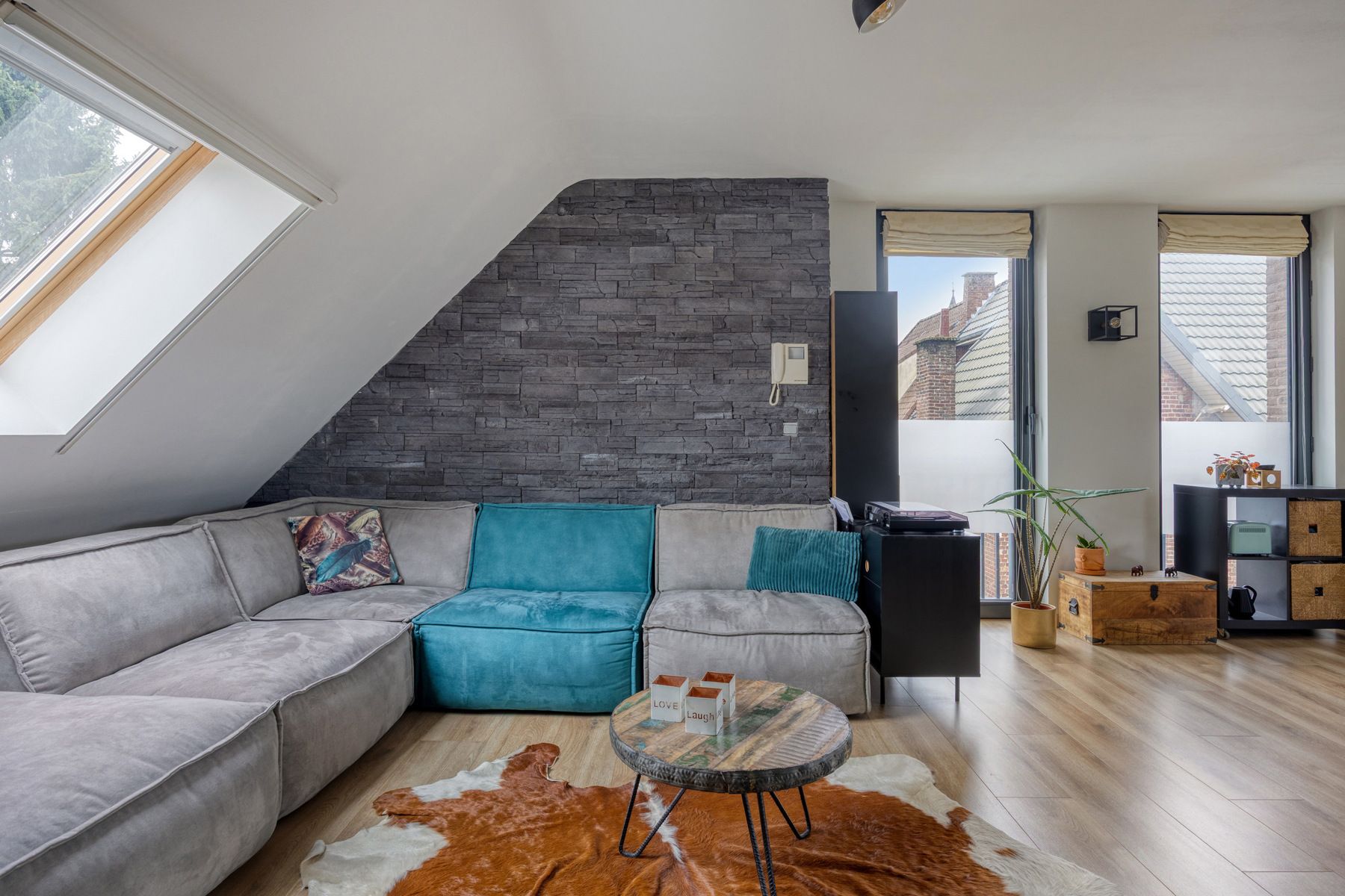 RUIM, INSTAPKLAAR DUPLEXAPPARTEMENT (MOGELIJKE OPBRENGSTEIGENDOM) MET 2 SLAAPKAMERS, TERRAS, KELDERBERGING EN AUTOSTAANPLAATS IN HET CENTRUM VAN ZUTENDAAL ! foto 5