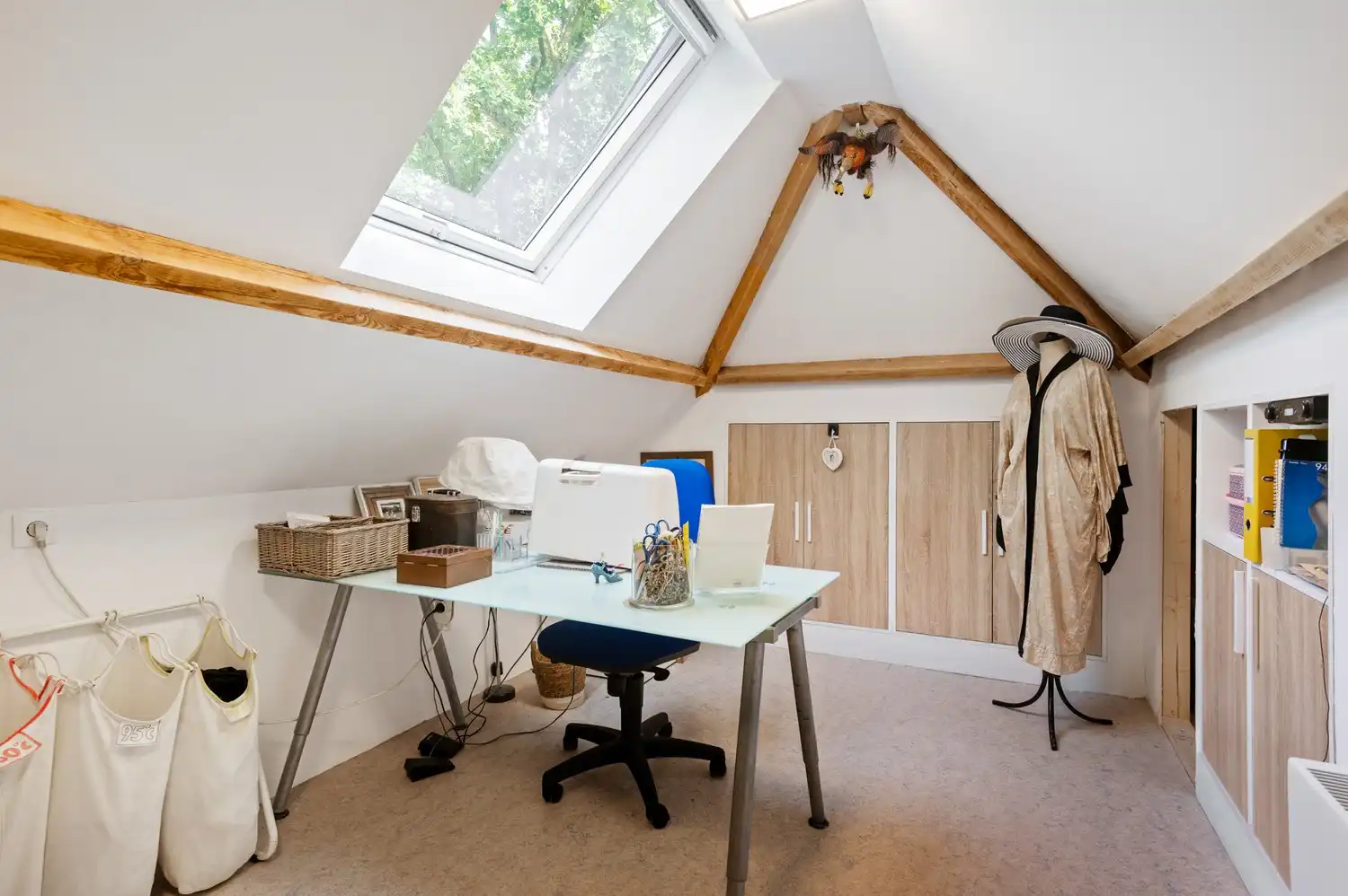 Instapklare, volledig gerenoveerde woning met 3 slaapkamers, bijgebouw en prachtige tuin foto 20