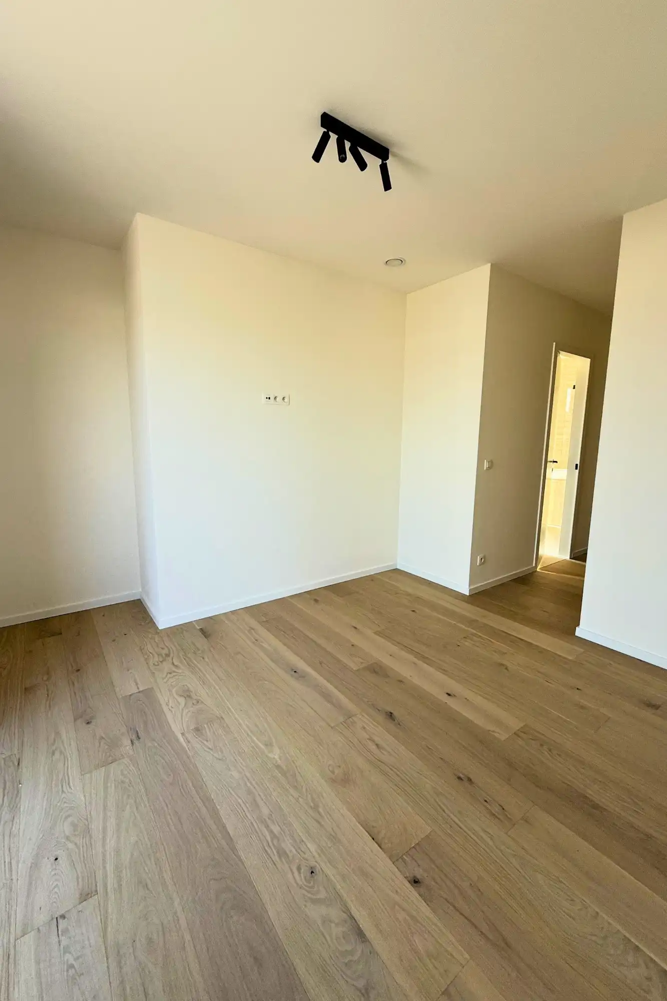 Exclusieve penthouse in residentie Klaver met luxe, ruimte en zon in het hart van Lummen foto 13