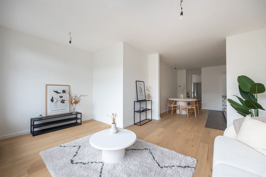Recent gerenoveerd, lichtrijk appartement foto 4