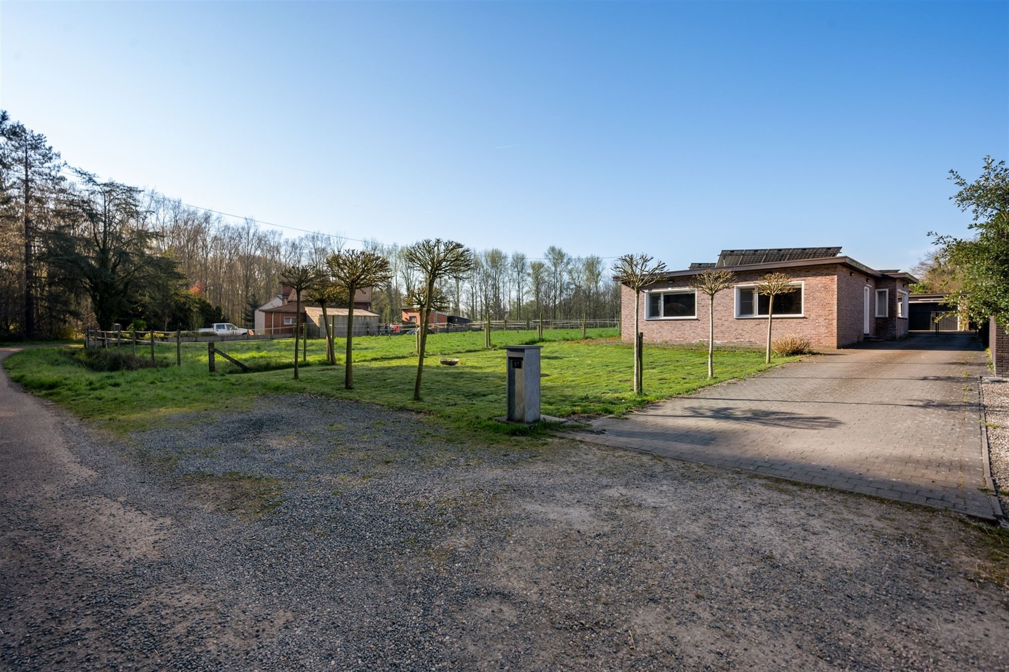 Rustig gelegen gelijkvloers-woning te Koningshooikt - nabij Duffel foto 2