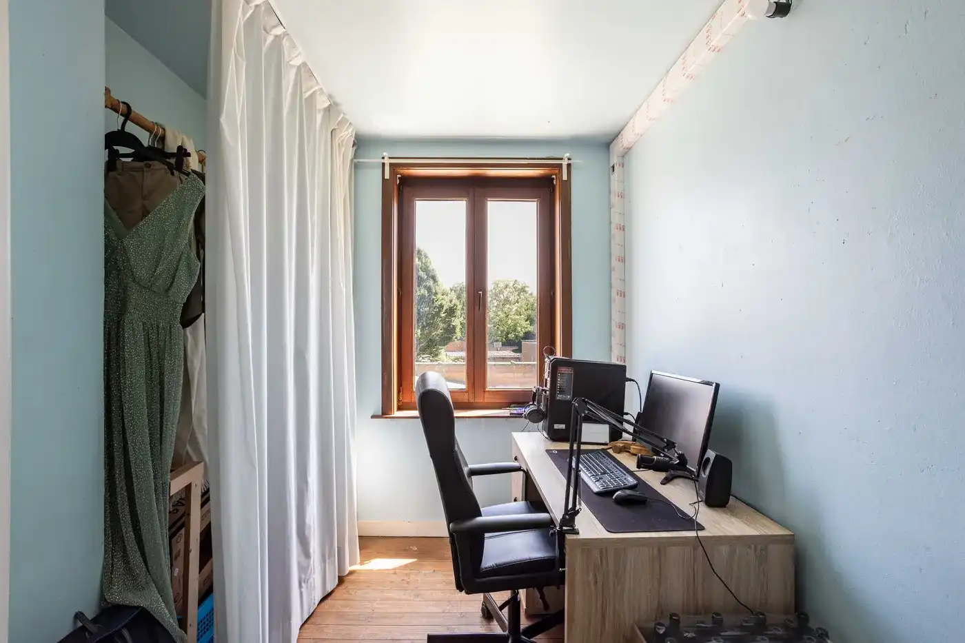 Licht op te frissen woning met goede ligging in Zwevegem foto 9