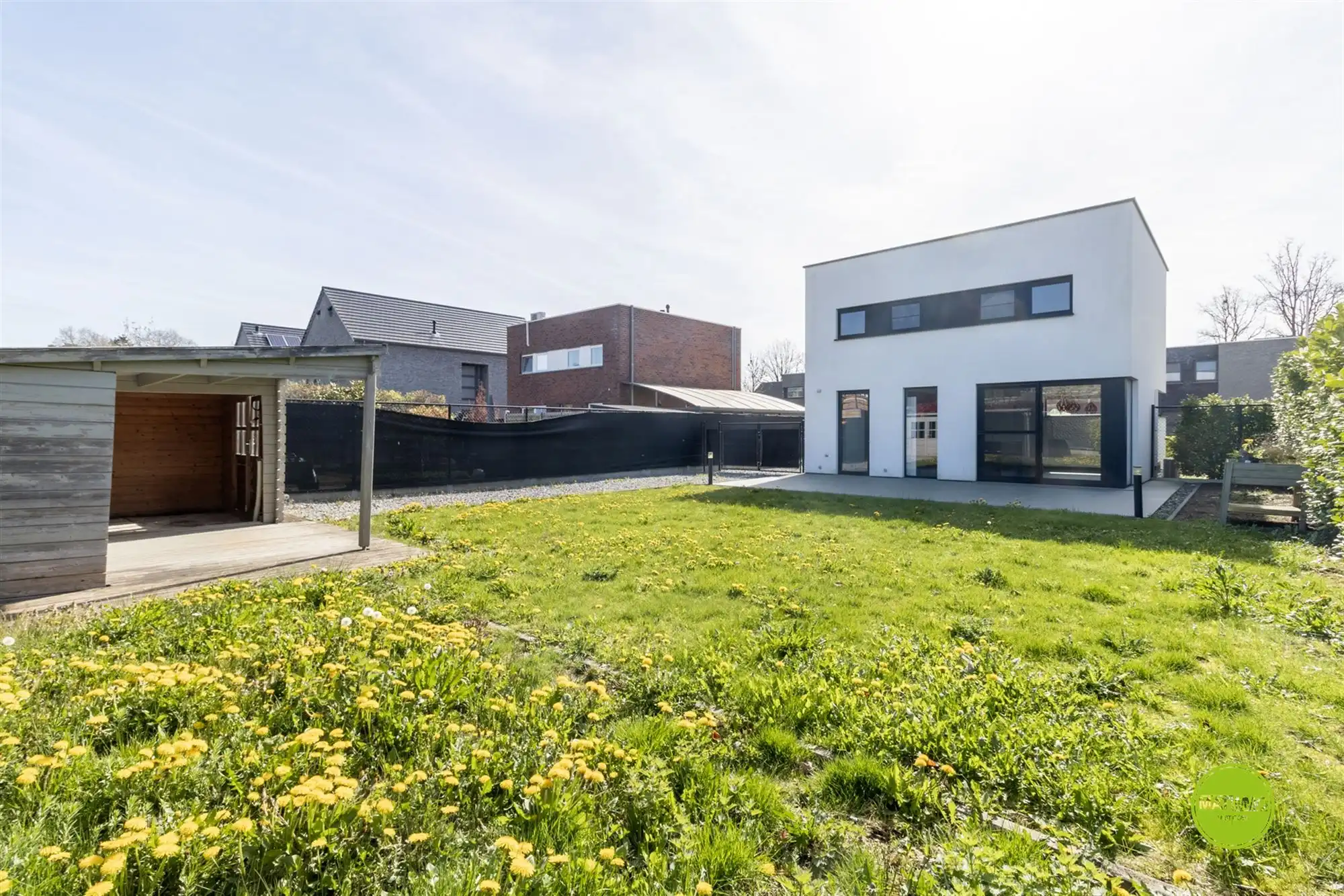 Moderne open bebouwing met 3 slaapkamers en tuin foto 18