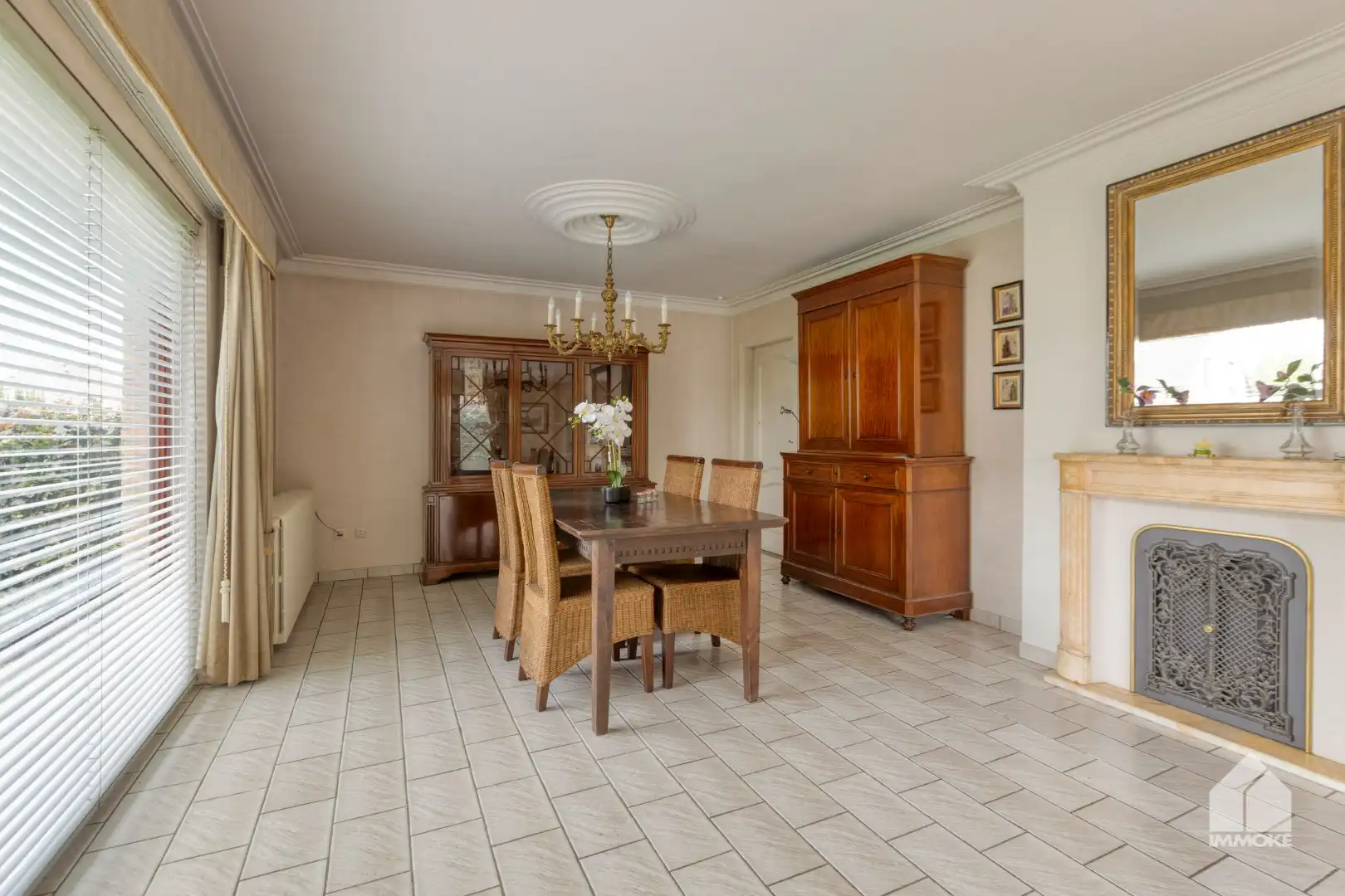 Te renoveren, gelijkvloerse woning op 13a 60ca met 2 slpk en garage. foto 4