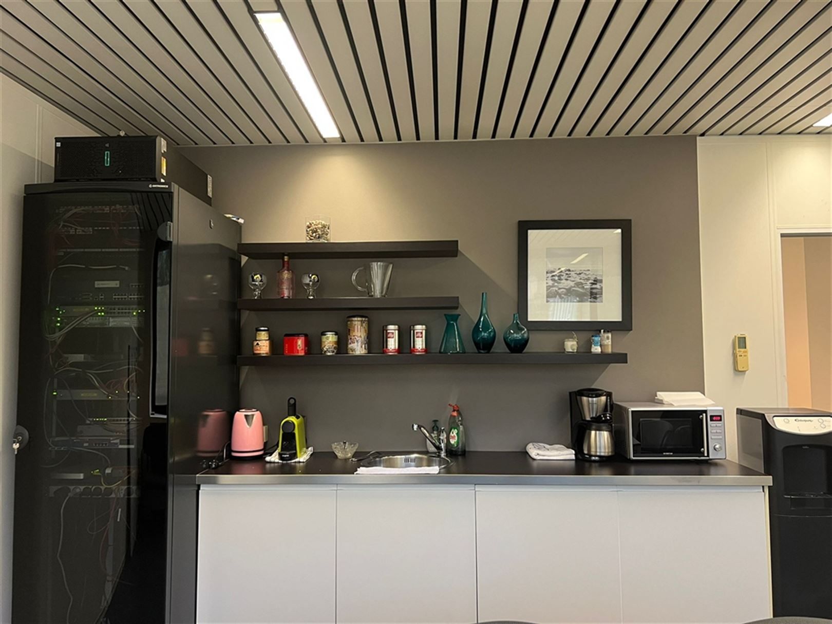 Instapklaar kantoor (170m²) te huur met uitstekende bereikbaarheid foto 9