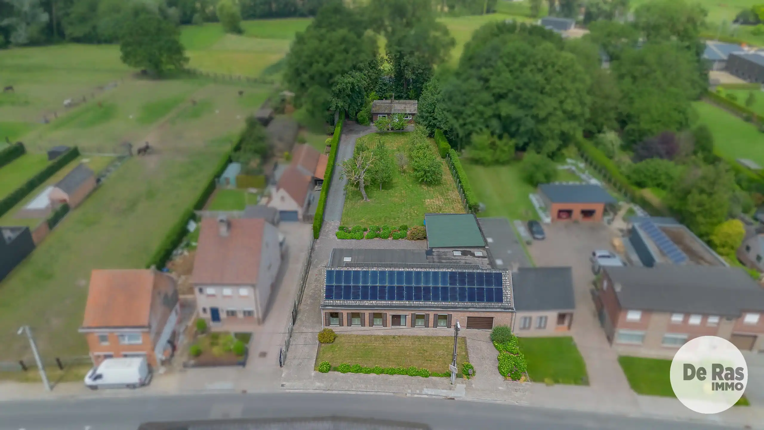 Hoofdfoto van de publicatie: VLIERZELE - Unieke eigendom op landelijke toplocatie