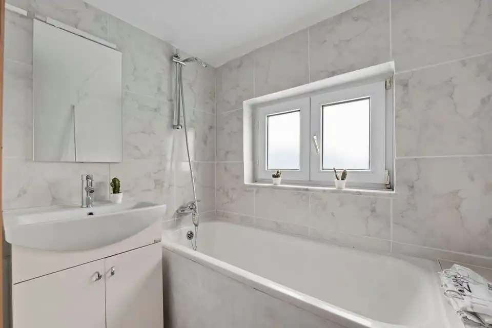 HALFOPEN BEBOUWING MET GARAGE EN GROTE TUIN IN TONGEREN foto 28