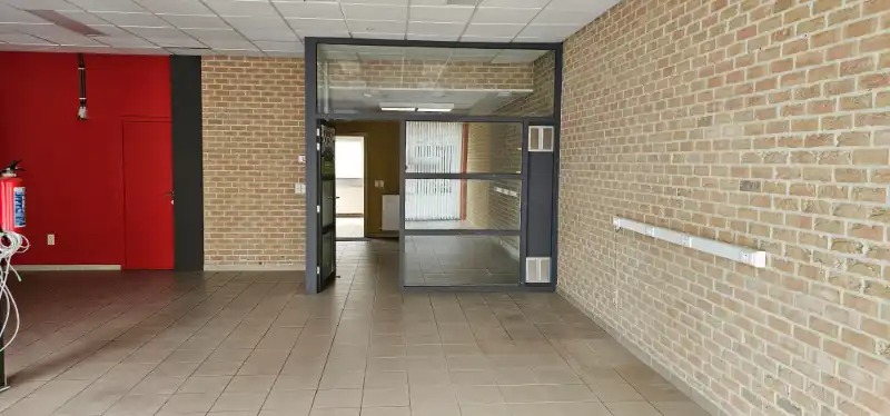 Winkel/kantoorpand te Wondelgem centrum foto 2