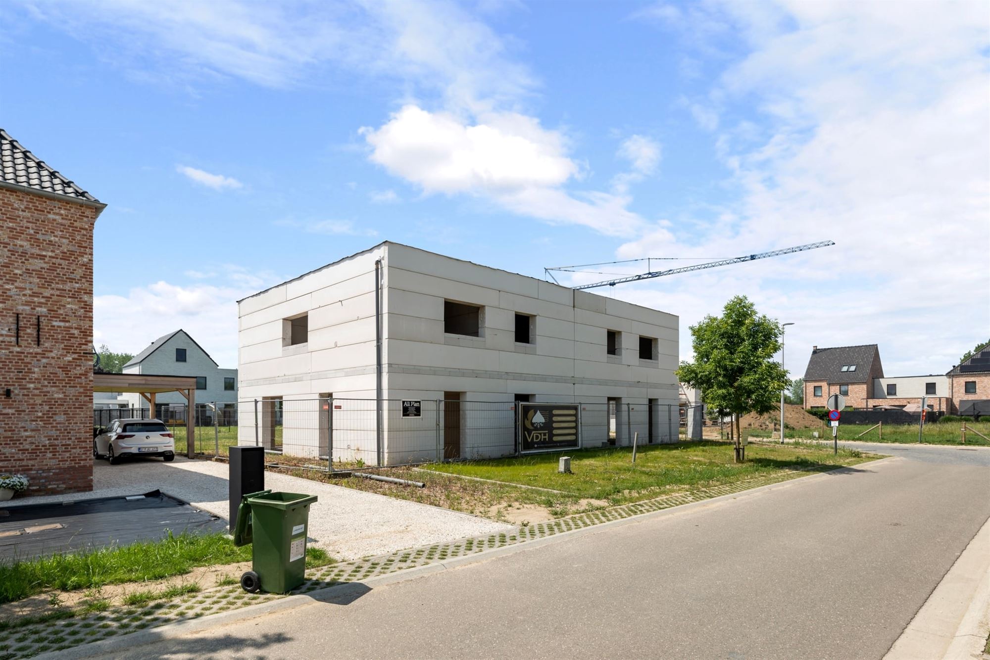 CASCO HALFOPEN BEBOUWING IN MODERNE STIJL MET CARPORT IN ALKEN foto 3