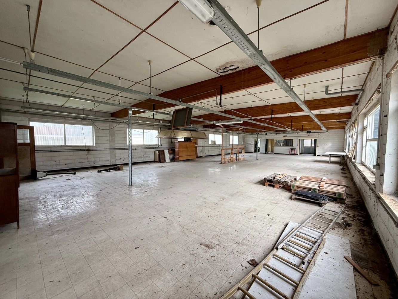 🏡 Te koop: te renoveren ruime villa met loods – unieke opportuniteit in Elst! foto 21