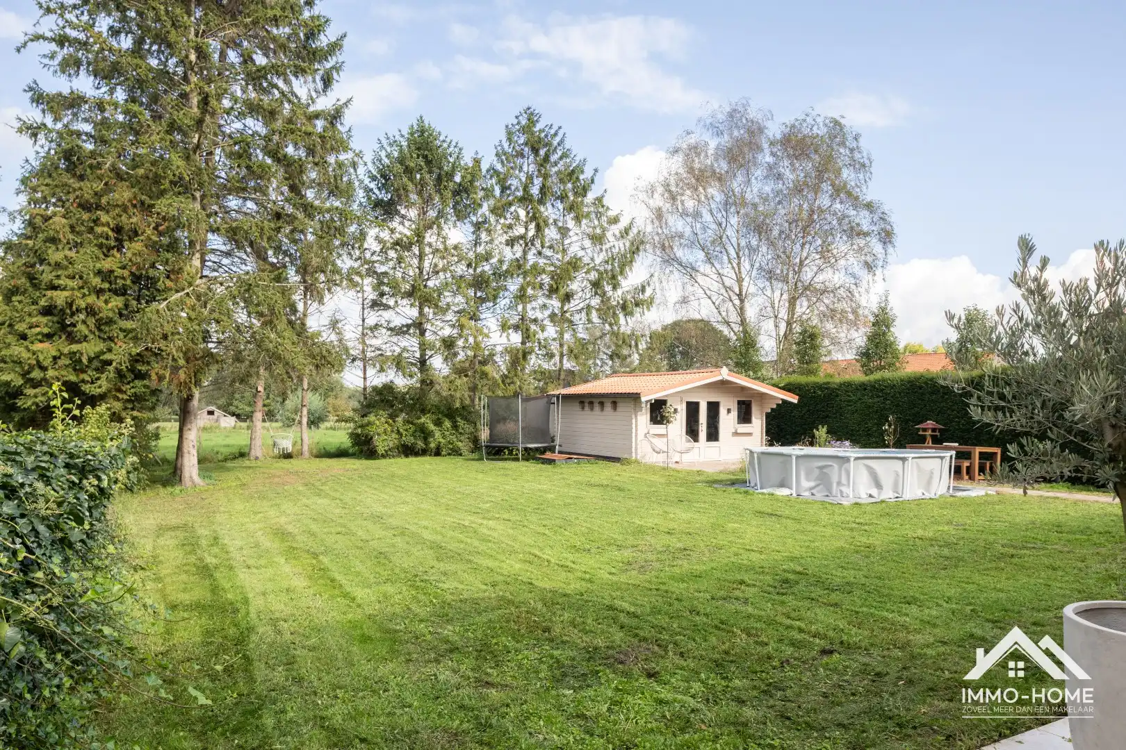 Knappe vrijstaande woning met ruime grond op landelijke ligging!  foto 4