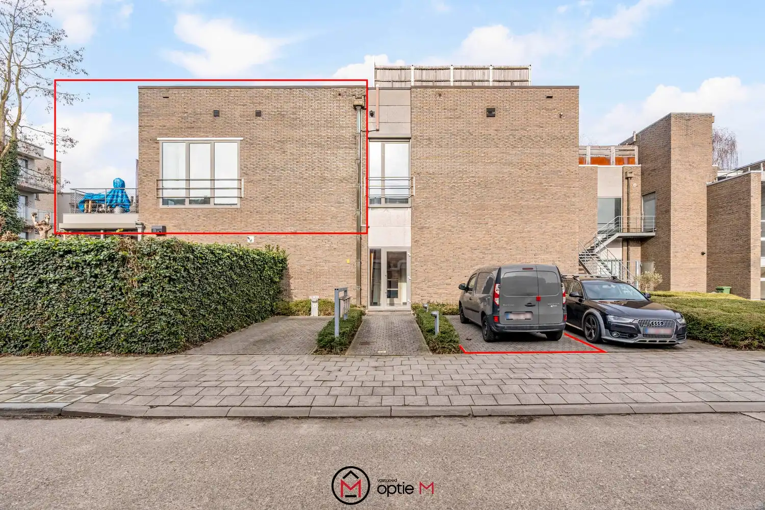 Strak afgewerkte loft te koop met centrale ligging in Hasselt foto {{pictureIndex}}