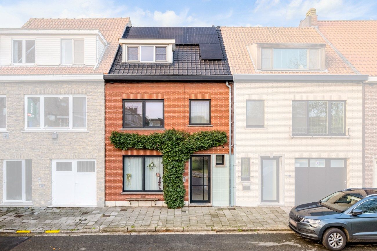 Instapklare charmante woning met 4 slaapkamers en tuin in Gent foto 5