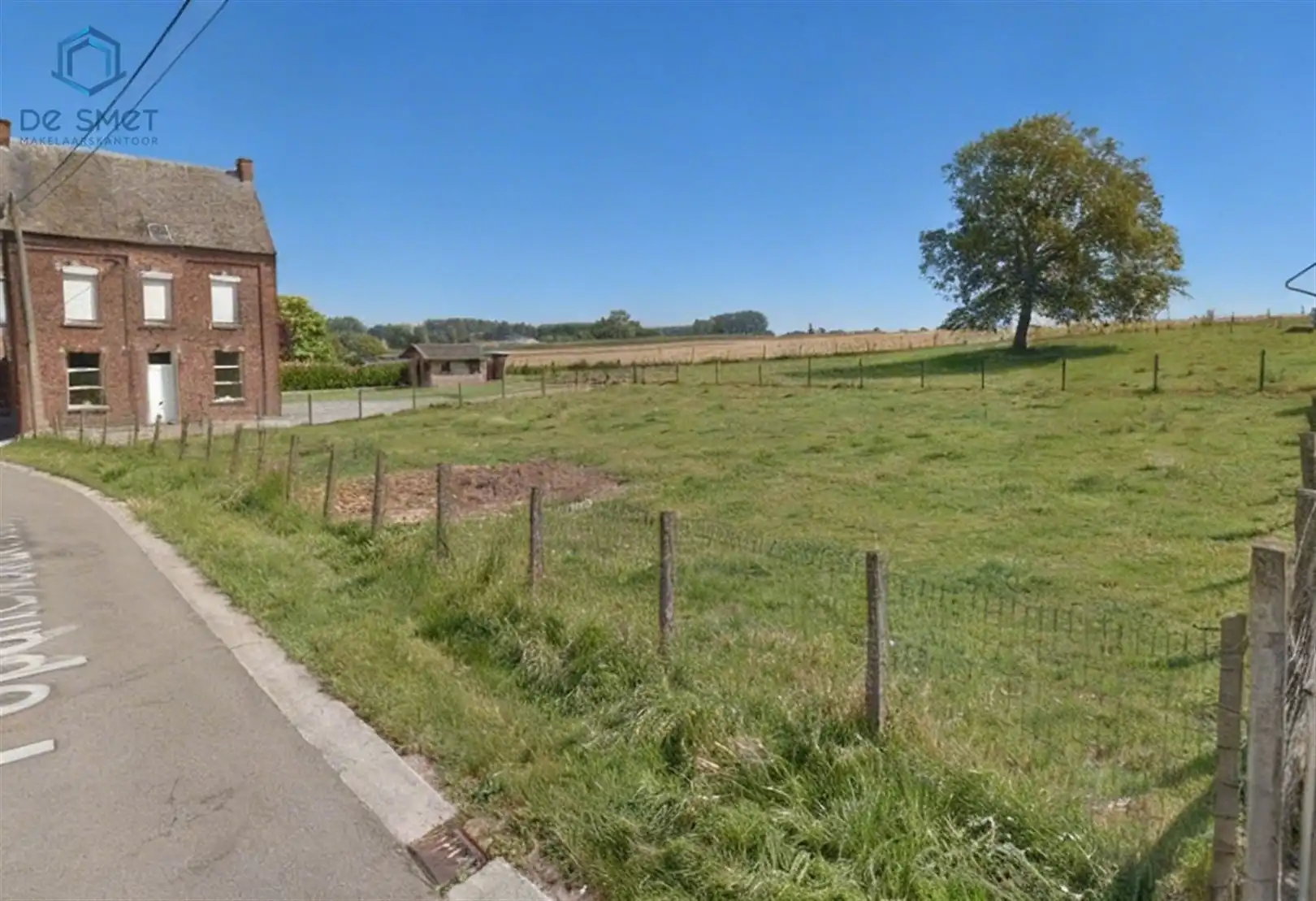 2 Loten voor open bebouwing nabij centrum van Deftinge. foto {{pictureIndex}}