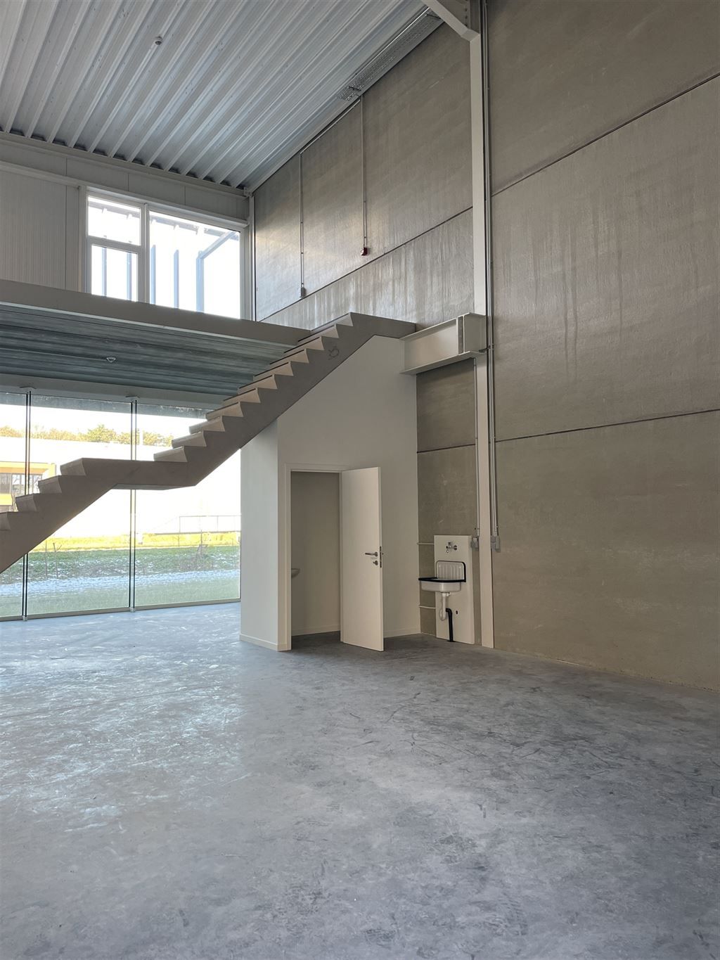 Zeer veelzijdige KMO-unit met goede zichtbaarheid foto 8