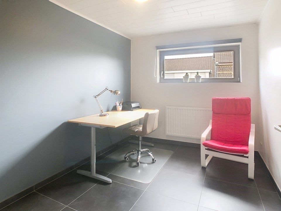 Recent vernieuwde woning in het centrum van Westrozebeke foto 5