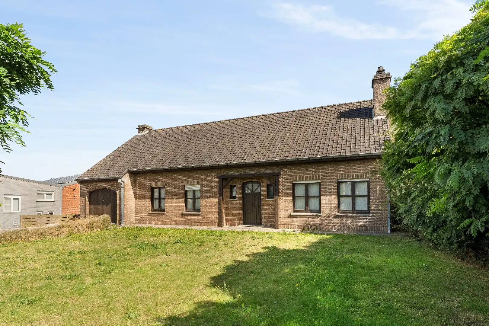 OP TE FRISSEN WONING MET 3 SLPKS, GROTE TUIN EN 2 GARAGES foto 15