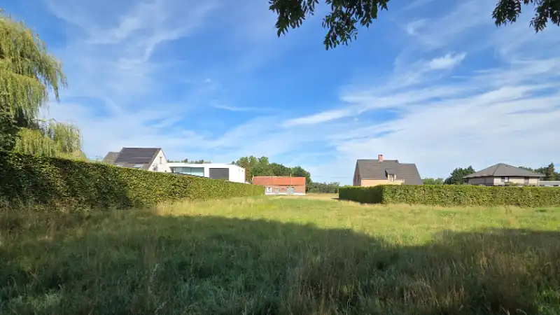 Bouwgrond 14 are open bebouwing mogelijkheid bijgebouw 75m² foto 2