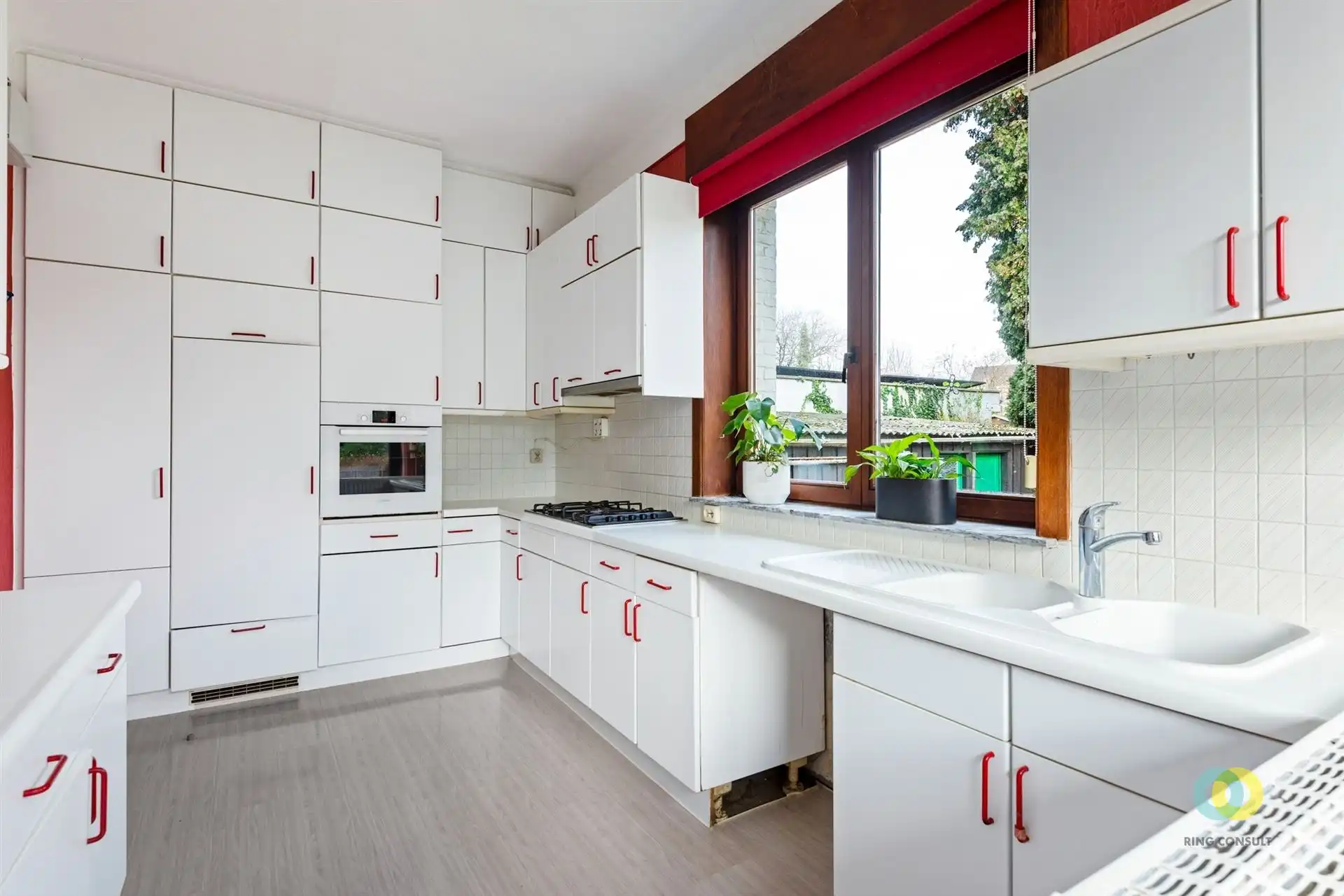 Karaktervolle villa op mooi perceel foto 9