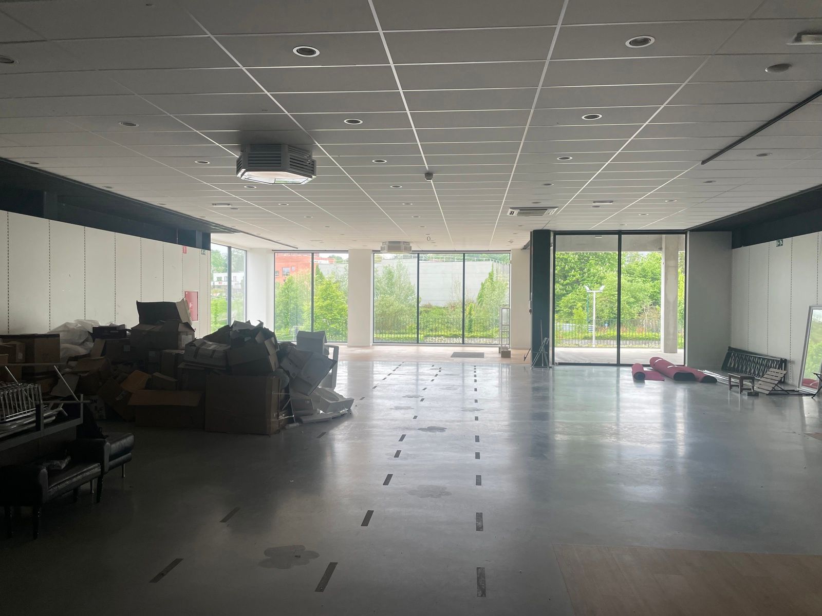 Te huur: winkelruimtes van ca. 800 en 650 m²  foto 19
