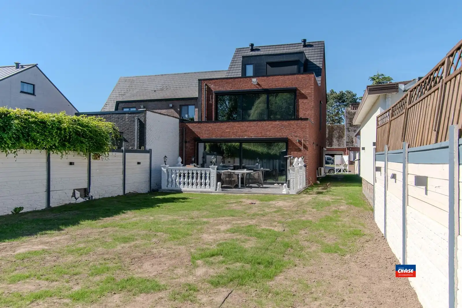 Nieuwbouwwoning met 4 slpks, 3 badk en tuin foto 4