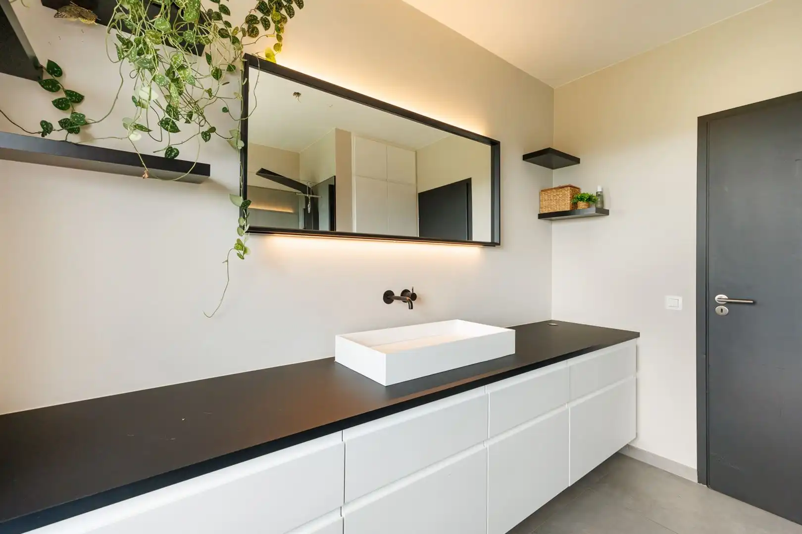 Gerenoveerd appartement met adembenemende zichten foto 11