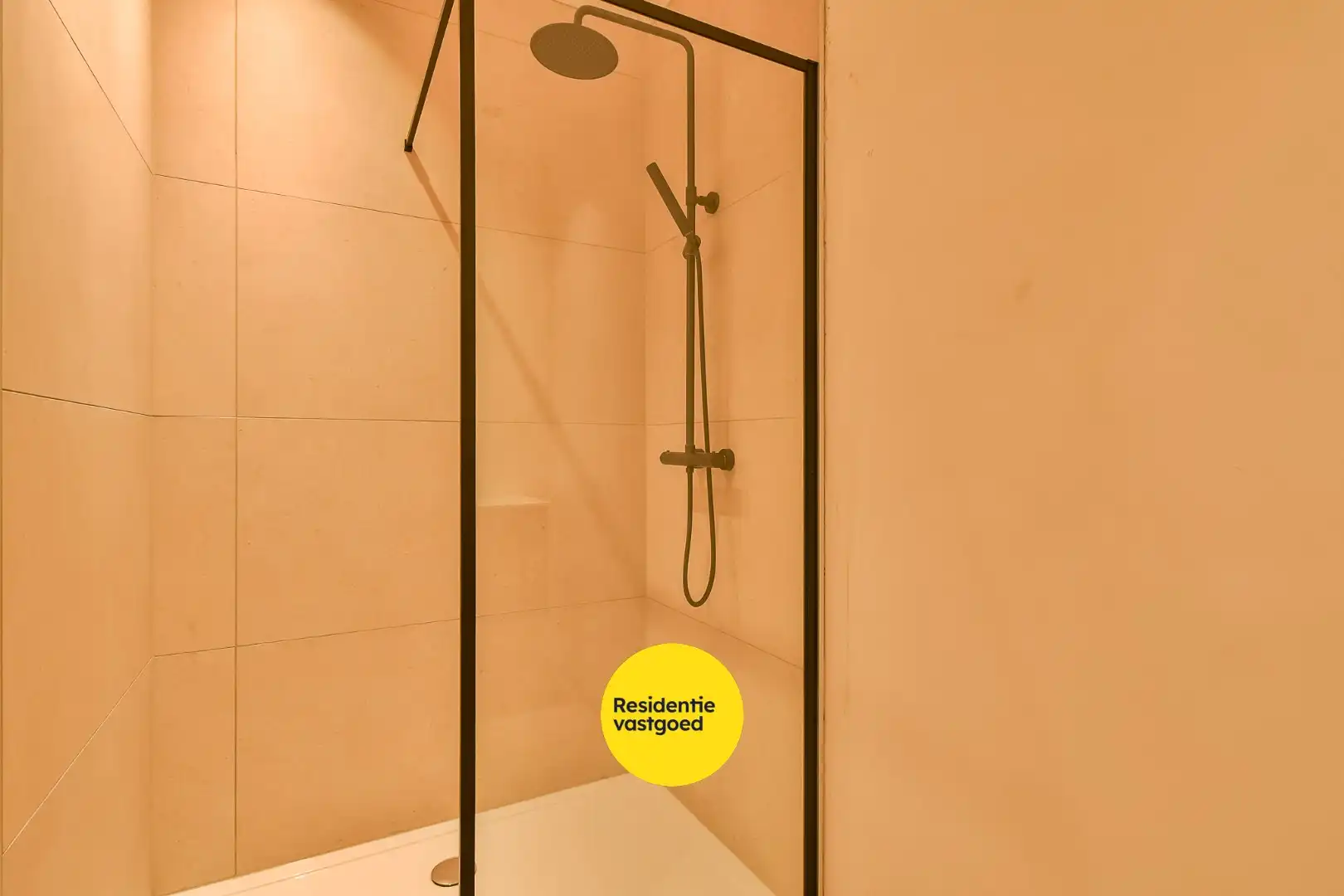 Ruime en kwalitatieve nieuwbouwwoning! foto 14