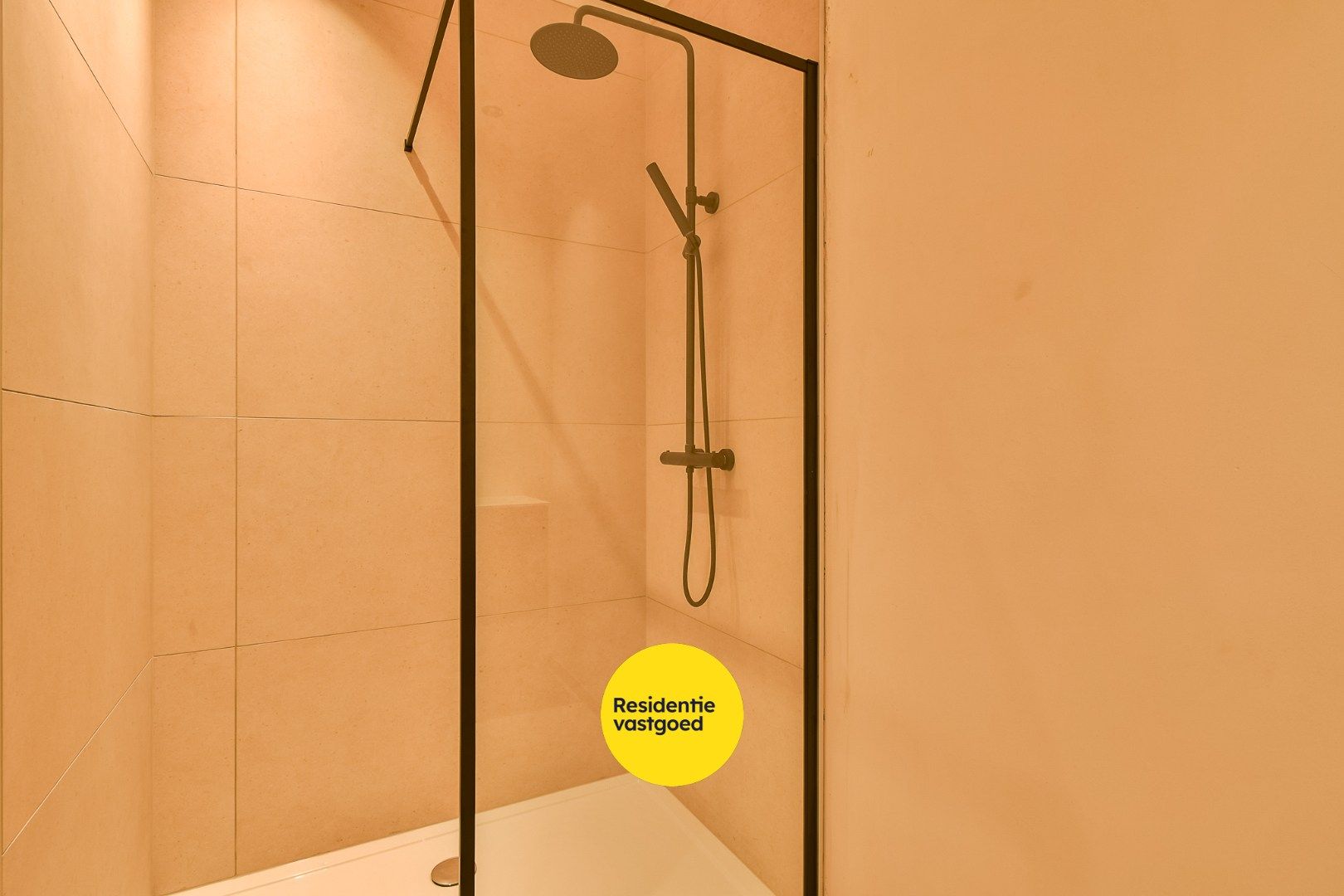 Ruime en kwalitatieve nieuwbouwwoning! foto 14