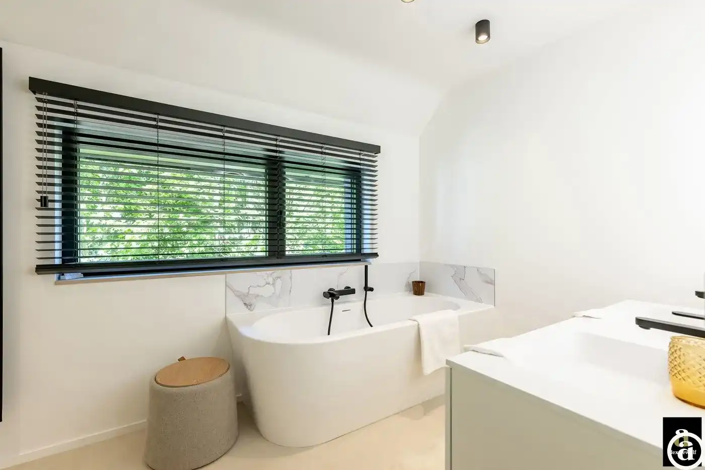 Ruime, gerenoveerde villa in het Tennispad te Zoute (5 slpk) foto 37
