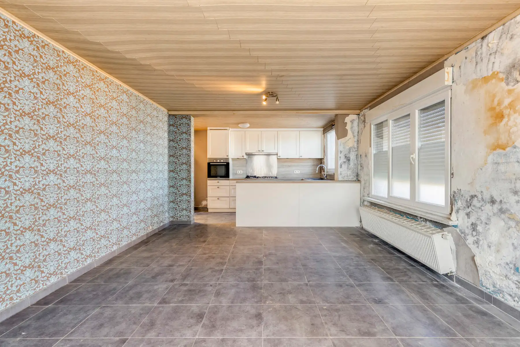 Te renoveren halfopen bebouwing met 3 slaapkamers - 621 m² foto 3