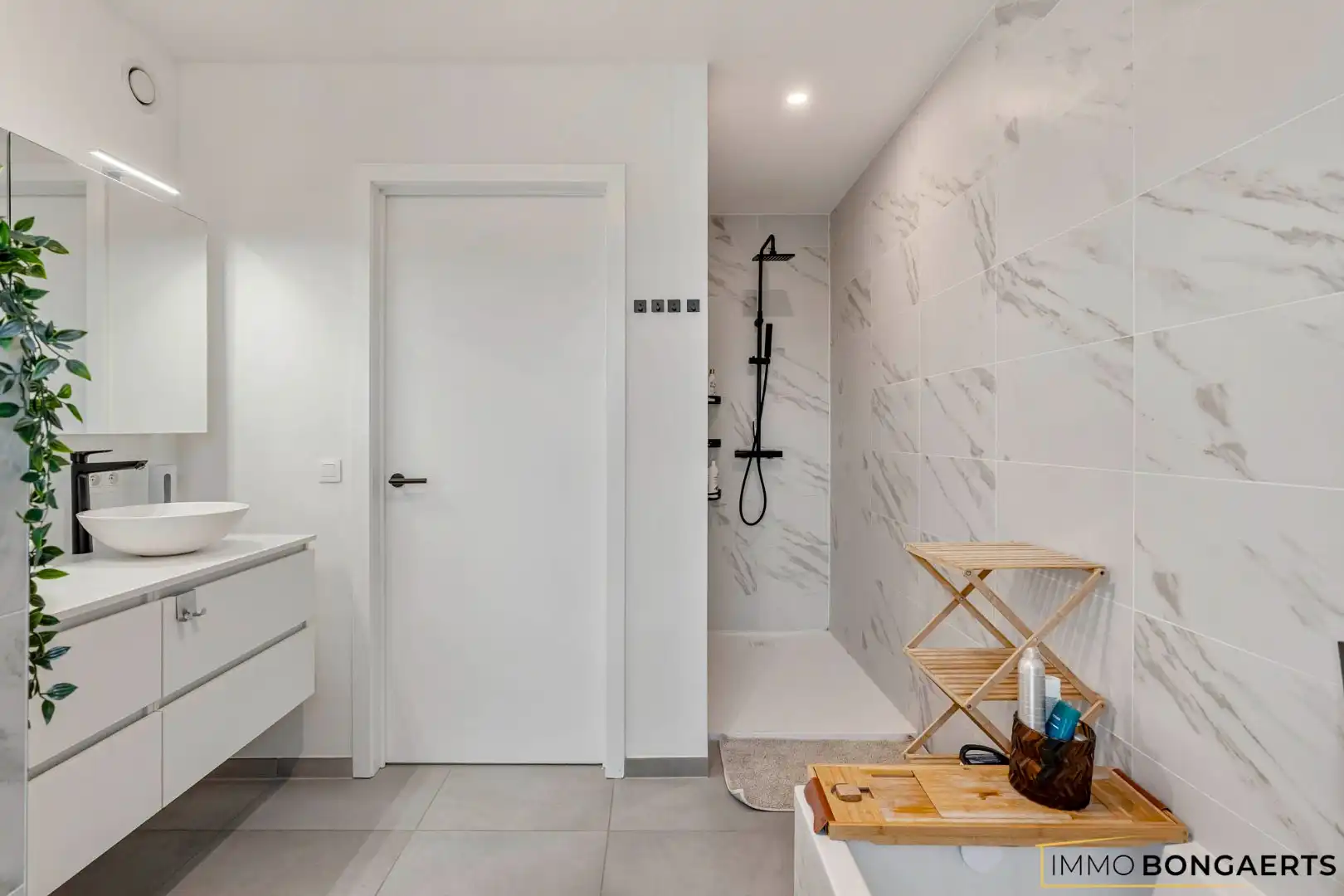 Recente gezinswoning met 3 slaapkamers  foto 25