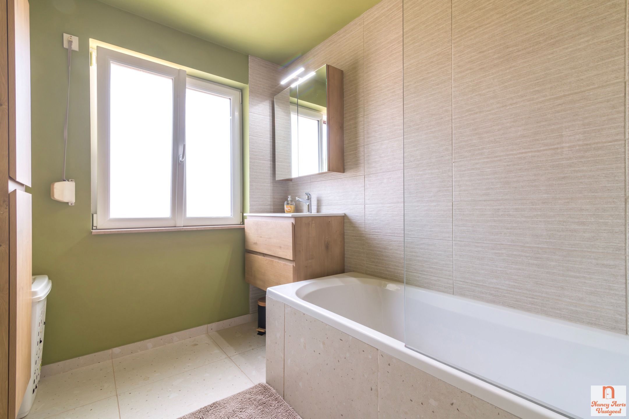 Split-level woning met veel ruimte en potentieel foto 21