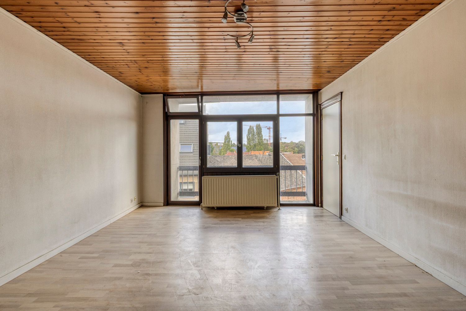 RUIM GEBOUW MET VEEL MOGELIJKHEDEN, CENTRUM DIEST! foto 20