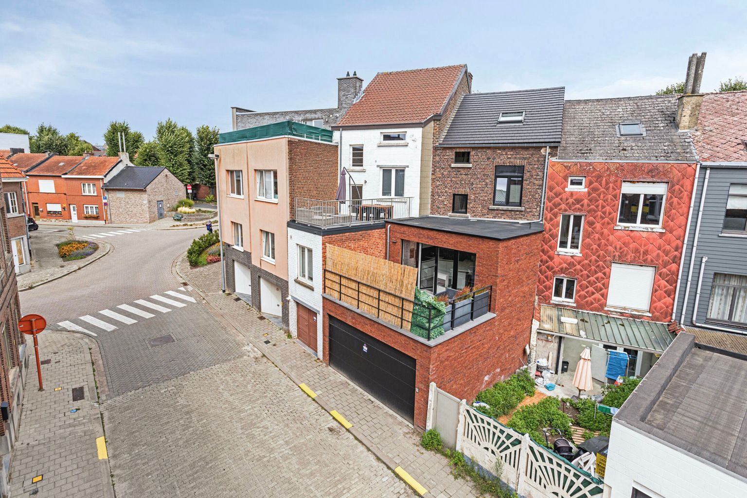 MOOI GERENOVEERDE WONING MET DAKTERRAS EN DUBBEL GARAGE foto 26