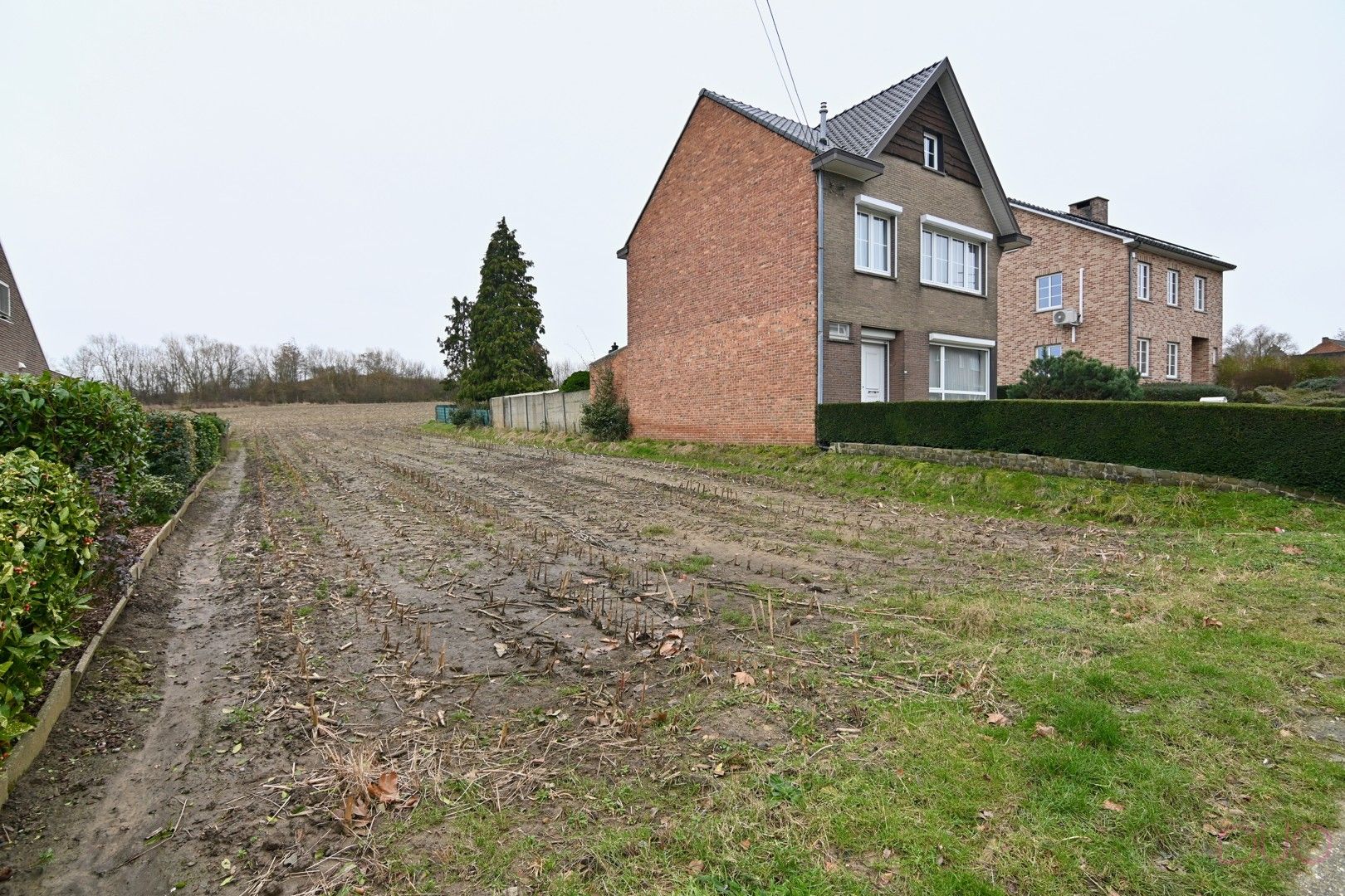 Halfopen bebouwing van 4a 70ca in een landelijke omgeving nabij het centrum van Tongeren foto 2