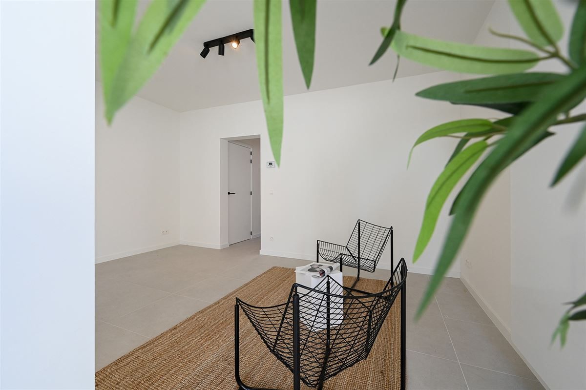 Mooi gerenoveerde woning met tuin en polderzicht foto 12